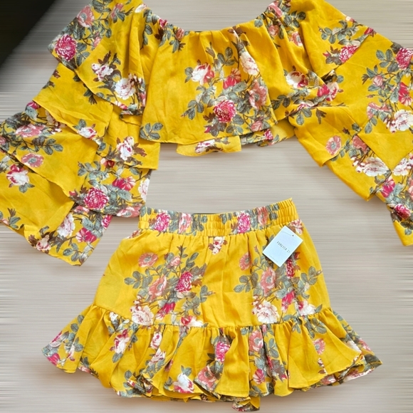 Forever 21 Yellow Floral Off The Shoulder Crop Ruffle Sleeve 2 Piece Skirt Set - Picture 4 of 9